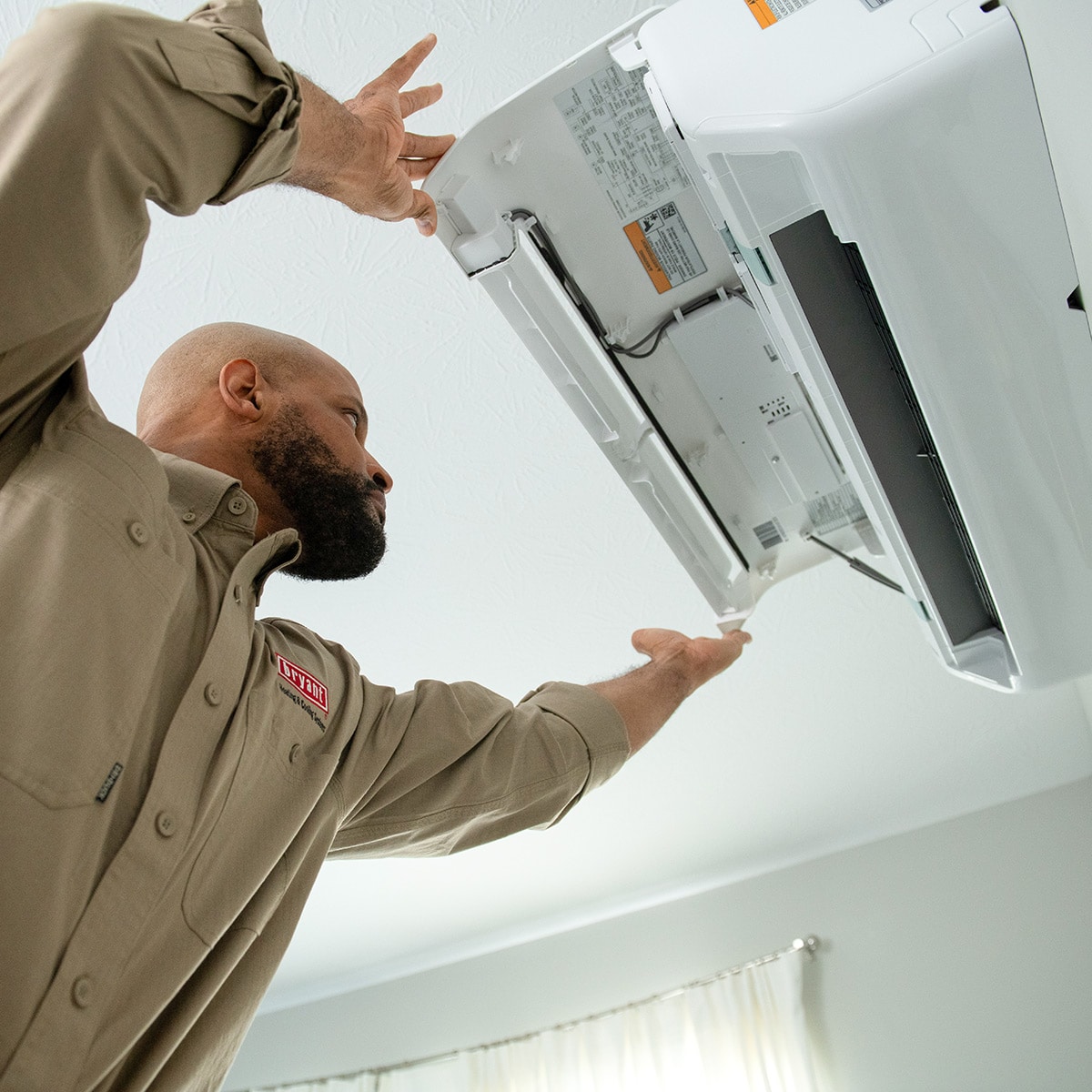 We install, repair and maintain ductless minisplits in Park Ridge & Naperville, IL